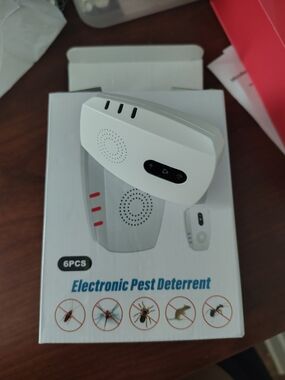 White Electronic Pest Deterrent Ultrasonic Plug-In Repeller